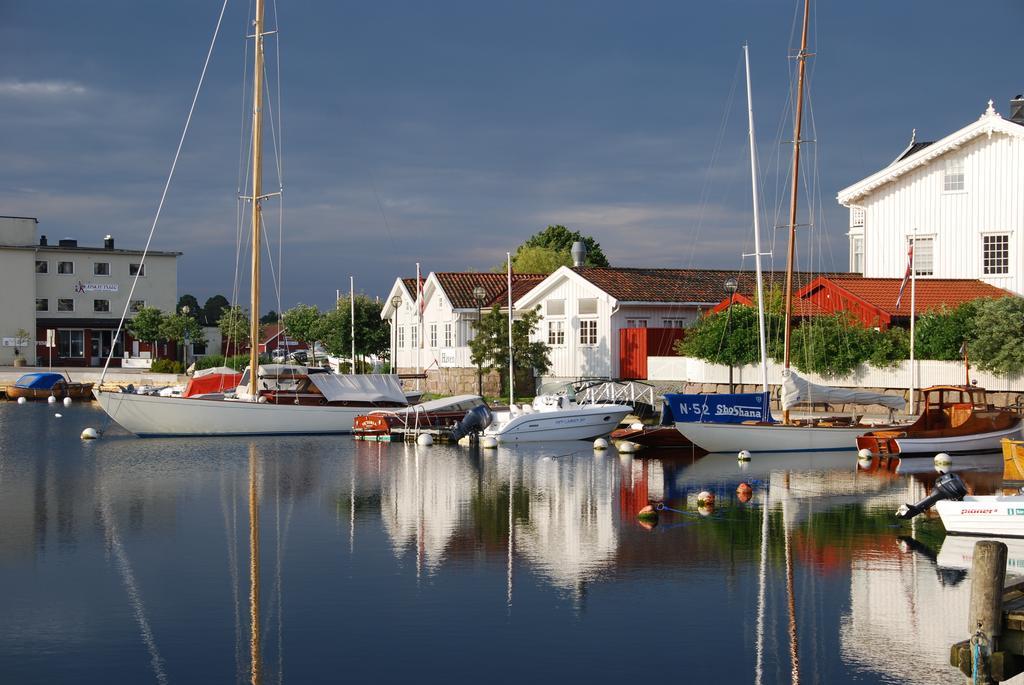 Gjestehuset Ibsen Grimstad  Bagian luar foto