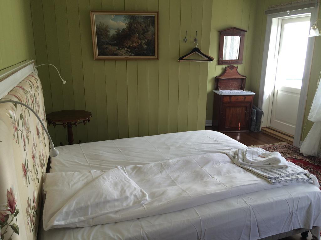 Gjestehuset Ibsen Grimstad  Bagian luar foto